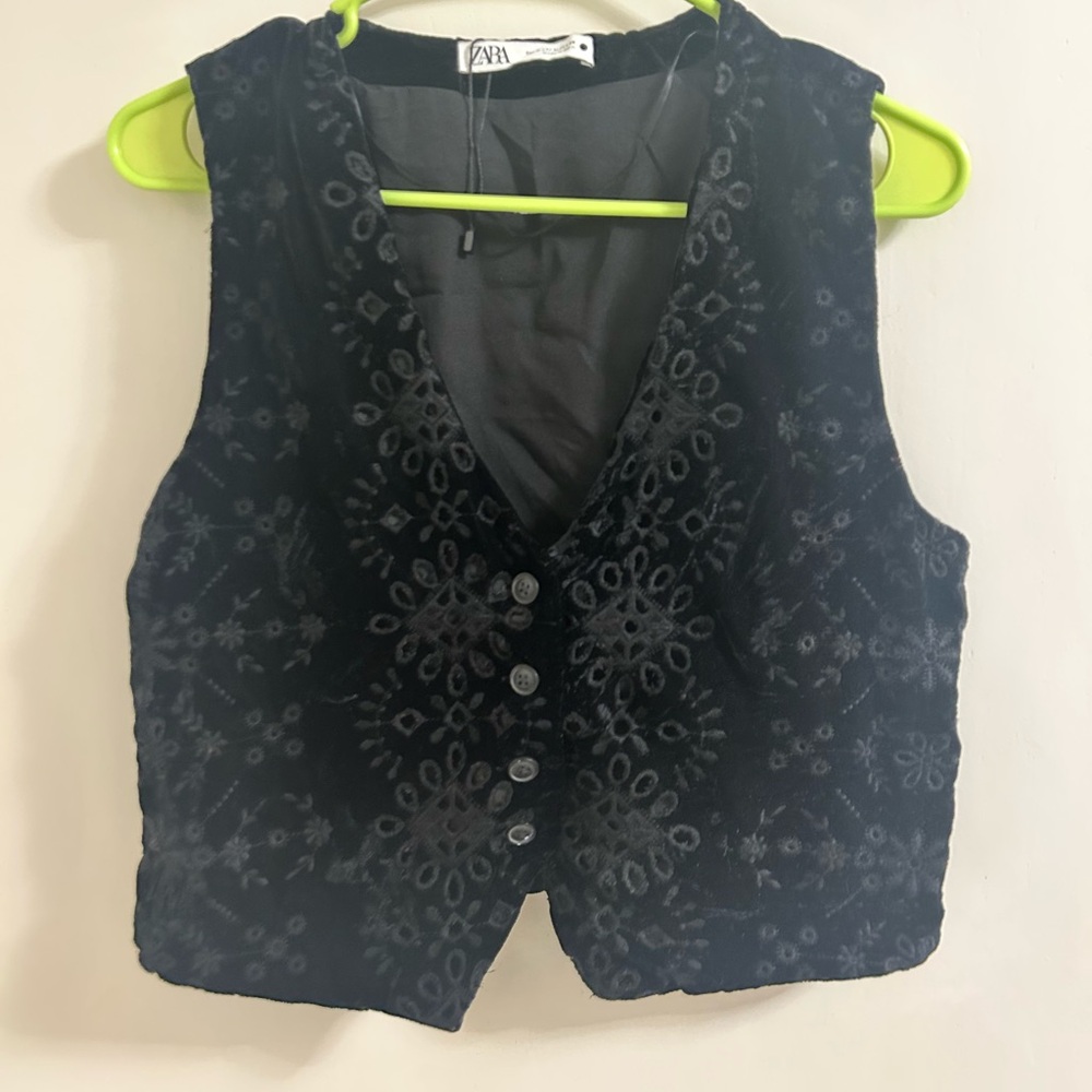 Cute embroidered Zara vest - Picture 2 of 4